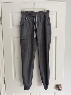 Figs Zamora XS Tall Graphite Gray Jogger Women’s Scrub Pants with Elastic Cuffs
